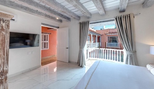 Habitación junior, balcón, vistas al patio