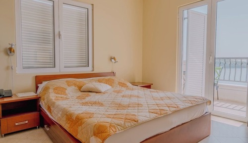Habitación Confort con 1 cama doble o 2 individuales, 1 cama doble, balcón, vistas al mar