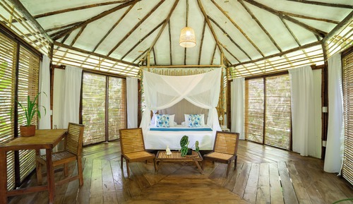Habitación de lujo doble, 1 cama de matrimonio grande, balcón, vistas al jardín