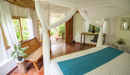Habitación doble, 1 cama de matrimonio grande, balcón, vistas al jardín