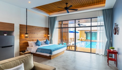 Suite, junto a la piscina