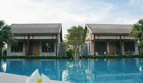 Modern Boutique Cottage