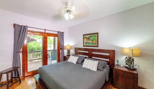 Casa superior, 2 habitaciones, vistas al jardín