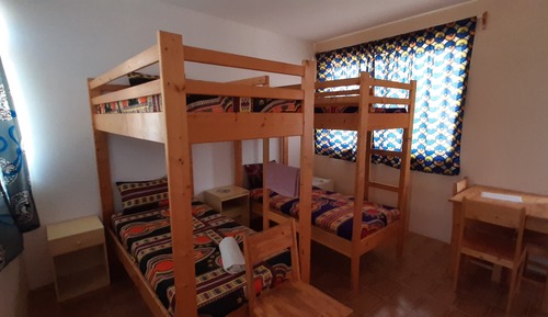 Dormitorio compartido económico, dormitorio mixto, vistas al patio