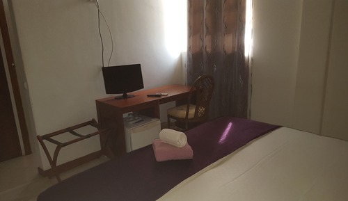 Suite estudio superior, vistas parciales al mar