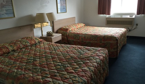 Habitación doble, 2 camas de matrimonio, frigorífico y microondas