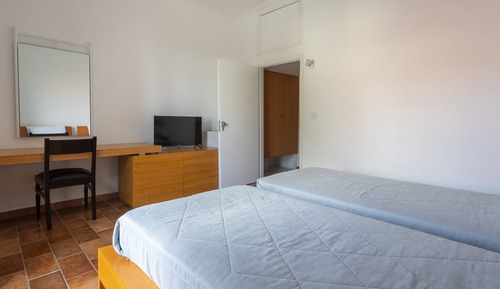Habitación económica con 1 cama doble o 2 individuales