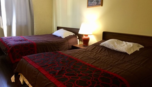 Habitación estándar, 2 camas de matrimonio, frigorífico y microondas