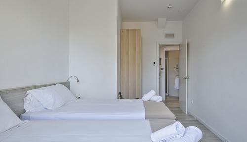 Apartamento, 3 habitaciones, balcón, vistas a la ciudad