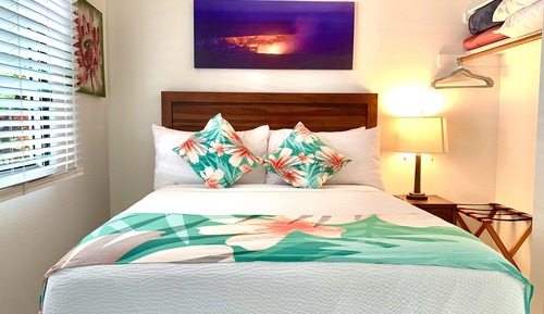 Maile room