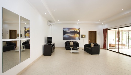 Superior 2 bedroom villa with private pool and jacuzzi
