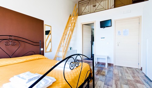 Habitación triple, balcón, vistas al mar