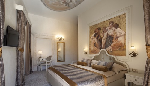 Executive Suite with Balcony