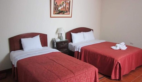 Habitación con 2 camas individuales