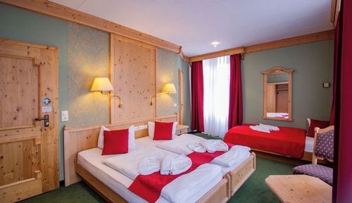 Habitación triple (in the castle)