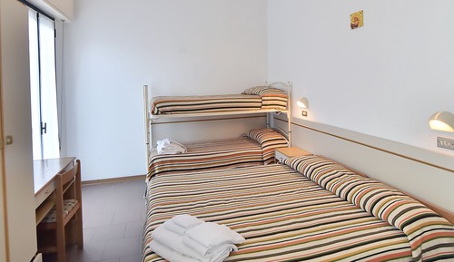 Habitación cuádruple básica