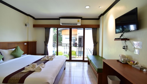 Habitación, acceso a la piscina (Pool Access Room)