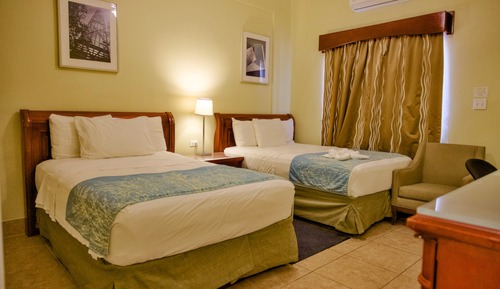 2 double Beds Deluxe Poolside