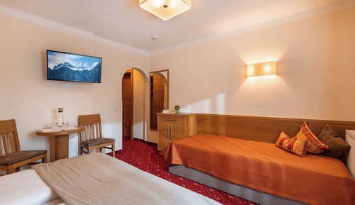 Habitación triple, balcón (Reichenspitze)