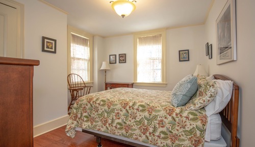Bob Room (2nd Floor)