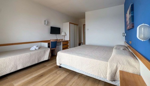 Habitación triple (Hotel)