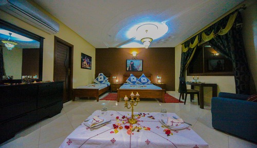 Habitación Confort con 2 camas individuales, 1 habitación, baño privado, vistas a la piscina