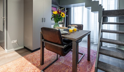 Medium Studio with Kitchen - Duplex