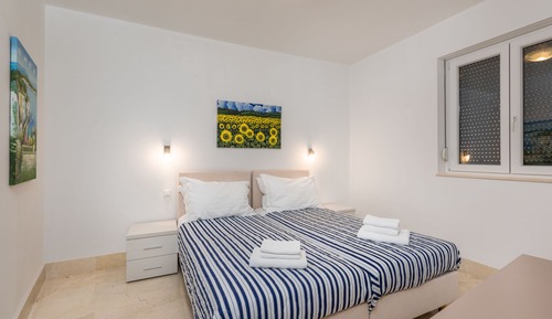 Apartment(Ground Floor), 2 bedrooms, Balcony, Seaview 