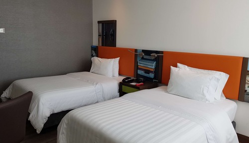 Habitación, varias camas