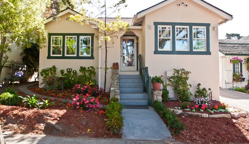 Stephenson House Luxury Private Rental, Full Kitchen, Parking (Not Pet Friendly)