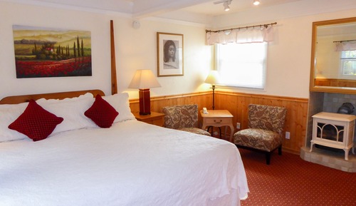 Sommerset Room, 1 King, Parking (Pet Friendly)