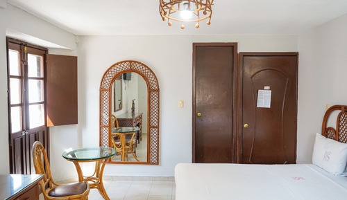 Habitación estándar con 2 camas individuales, 2 camas dobles