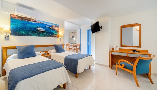 Estudio, balcón (3 adults)