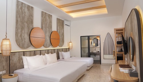 Habitación triple Deluxe, vistas al jardín