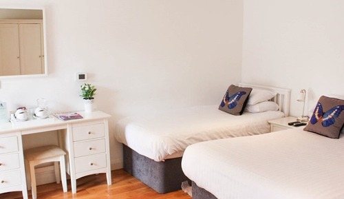Habitación triple, baño privado