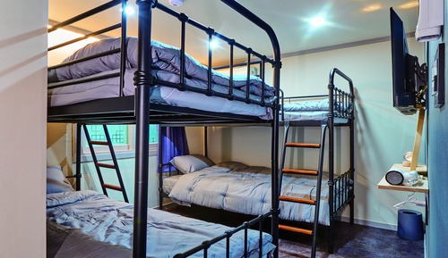 Dormitorio compartido básico, solo para hombres