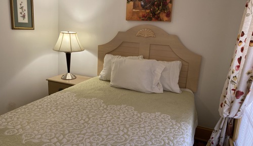 Apartamento Deluxe, 4 habitaciones, vistas al jardín (No Topsheet / Towels / Paper Products)