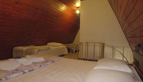 Chalet familiar, varias camas, vistas al jardín