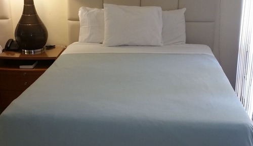 Habitación ejecutiva doble, 2 camas de matrimonio, vistas a la piscina, en la zona del jardín