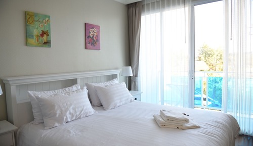 Studio Room E202