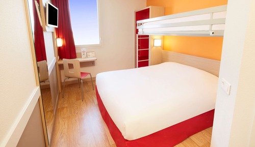 Habitación estándar, varias camas (1 Double and 1 Single bed)