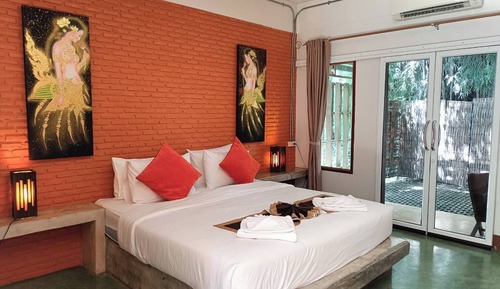 Habitación estándar con 1 cama doble o 2 individuales, vistas al jardín