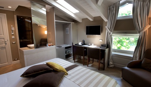 Habitación superior con 1 cama doble o 2 individuales