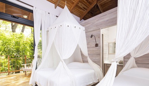 Bungalow, 2 camas de matrimonio, vistas al jardín