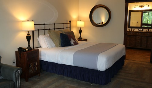 Habitación, 1 cama de matrimonio grande con sofá cama (Not located within the Castle)