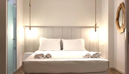 Suite - 1 Bedroom (Shared Pool)