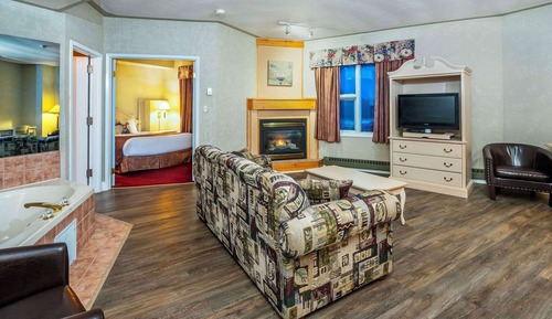 Suite, 1 cama de matrimonio con sofá cama, no fumadores (Jetted Tub Fireplace)
