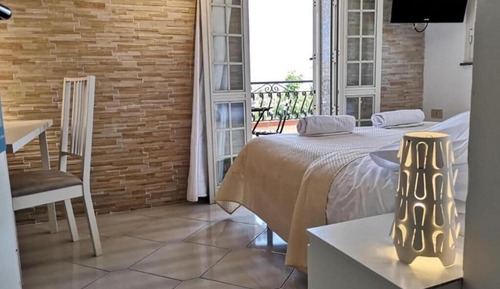 Habitación Deluxe, 1 cama de matrimonio, baño privado, vistas a la ciudad