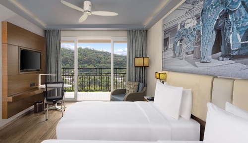 Deluxe Room, Lake View - 15% Discount on Food and Soft Beverages