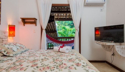 QUARTO DUPLO COM VARANDA